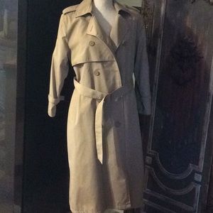 Nice zip-out liner trench coat sz. 8P